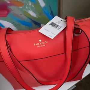 Stylish Kate spade shoulder bag in melon.